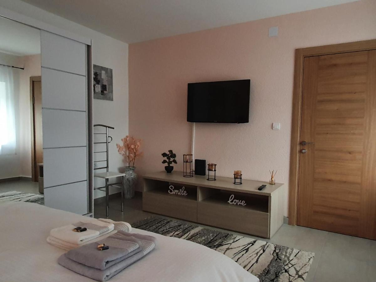 Afrodita Apartment Vrdnik Ngoại thất bức ảnh
